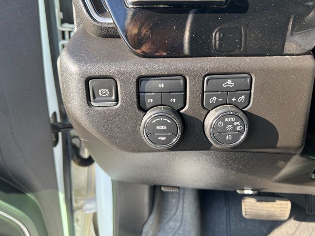 2024 Chevrolet Silverado 3500HD LT photo 13