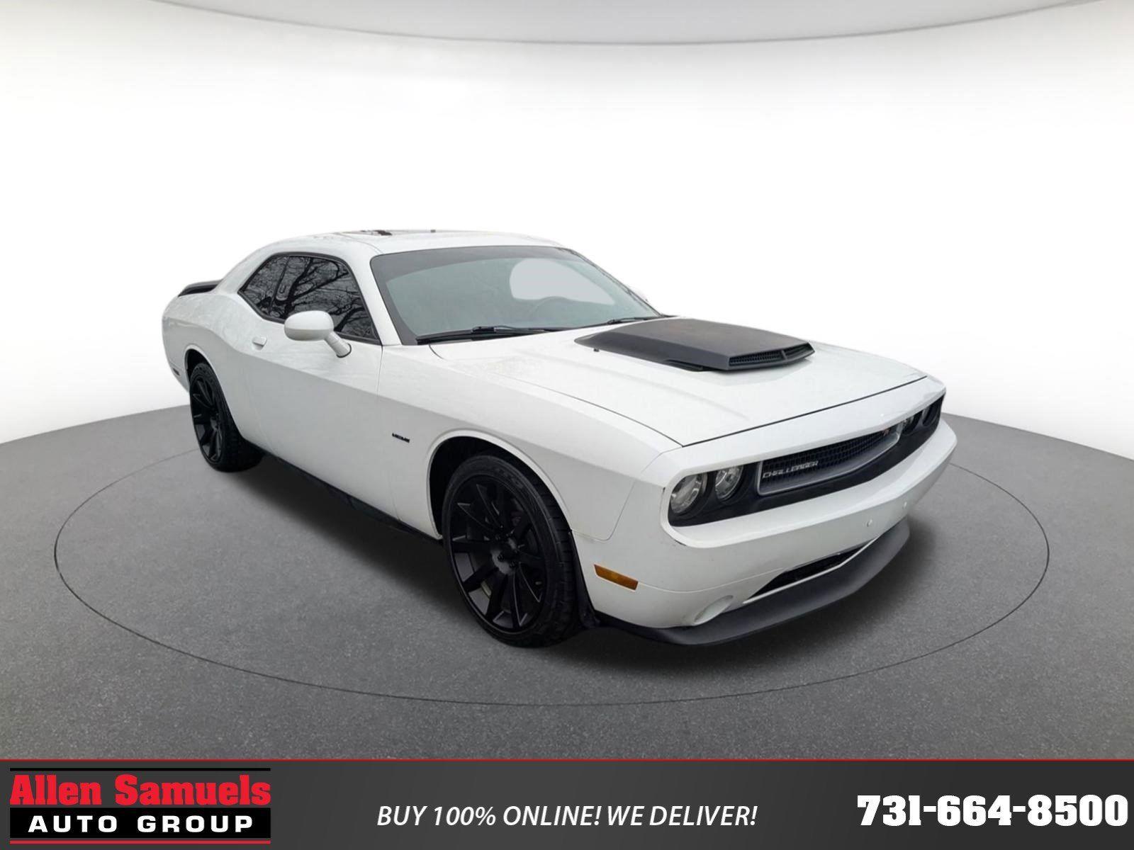 2014 Dodge Challenger R/T's photo