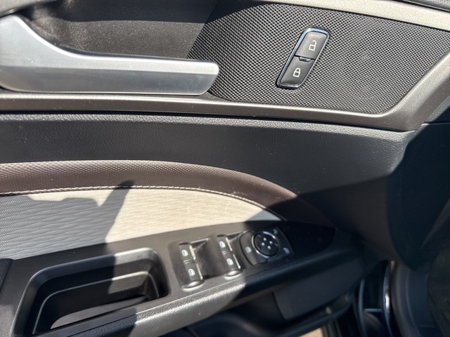 2019 Ford Fusion SE photo 15