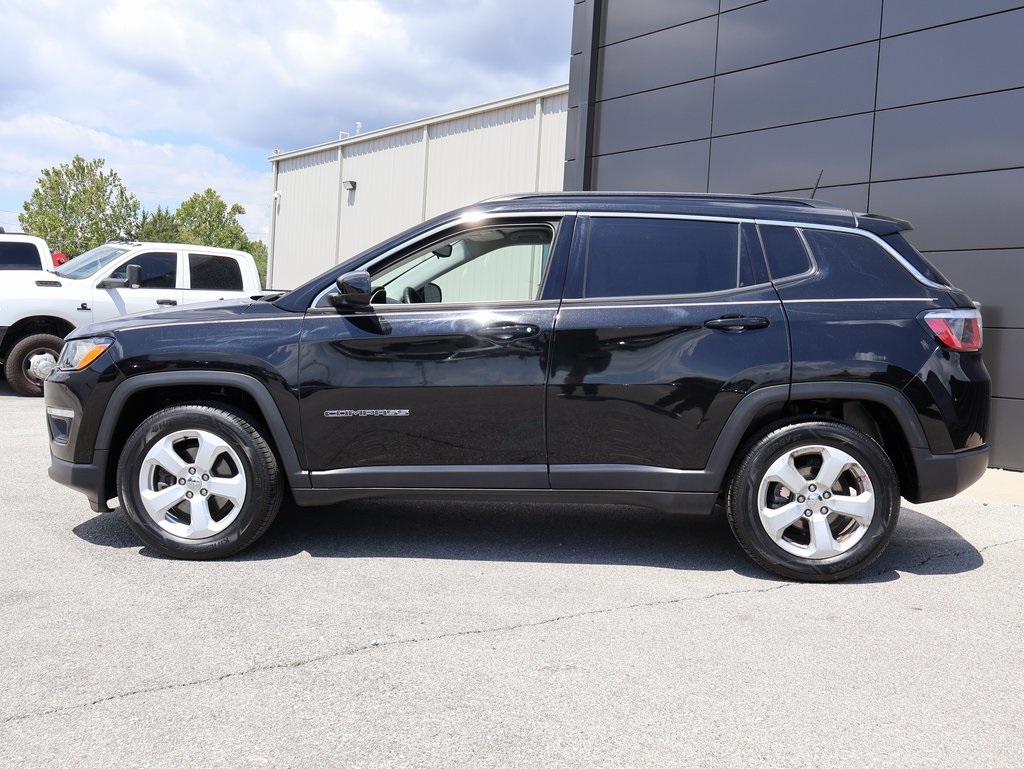 2018 Jeep Compass Latitude photo 2