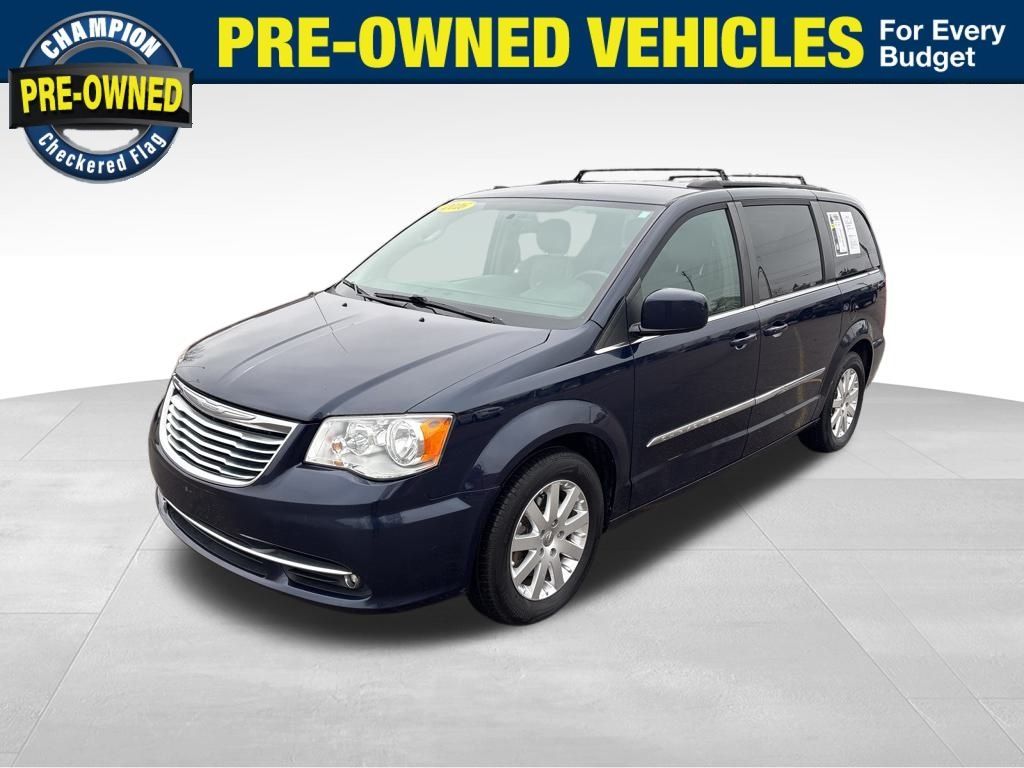 2016 Chrysler Town & Country Touring's photo