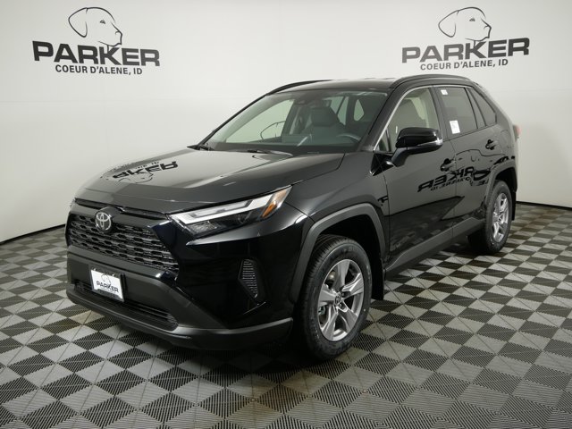 2025 Toyota RAV4 XLE's photo