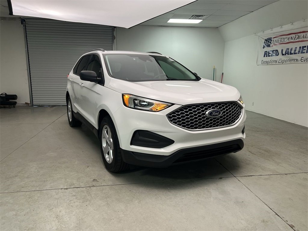 2024 Ford Edge SE's photo