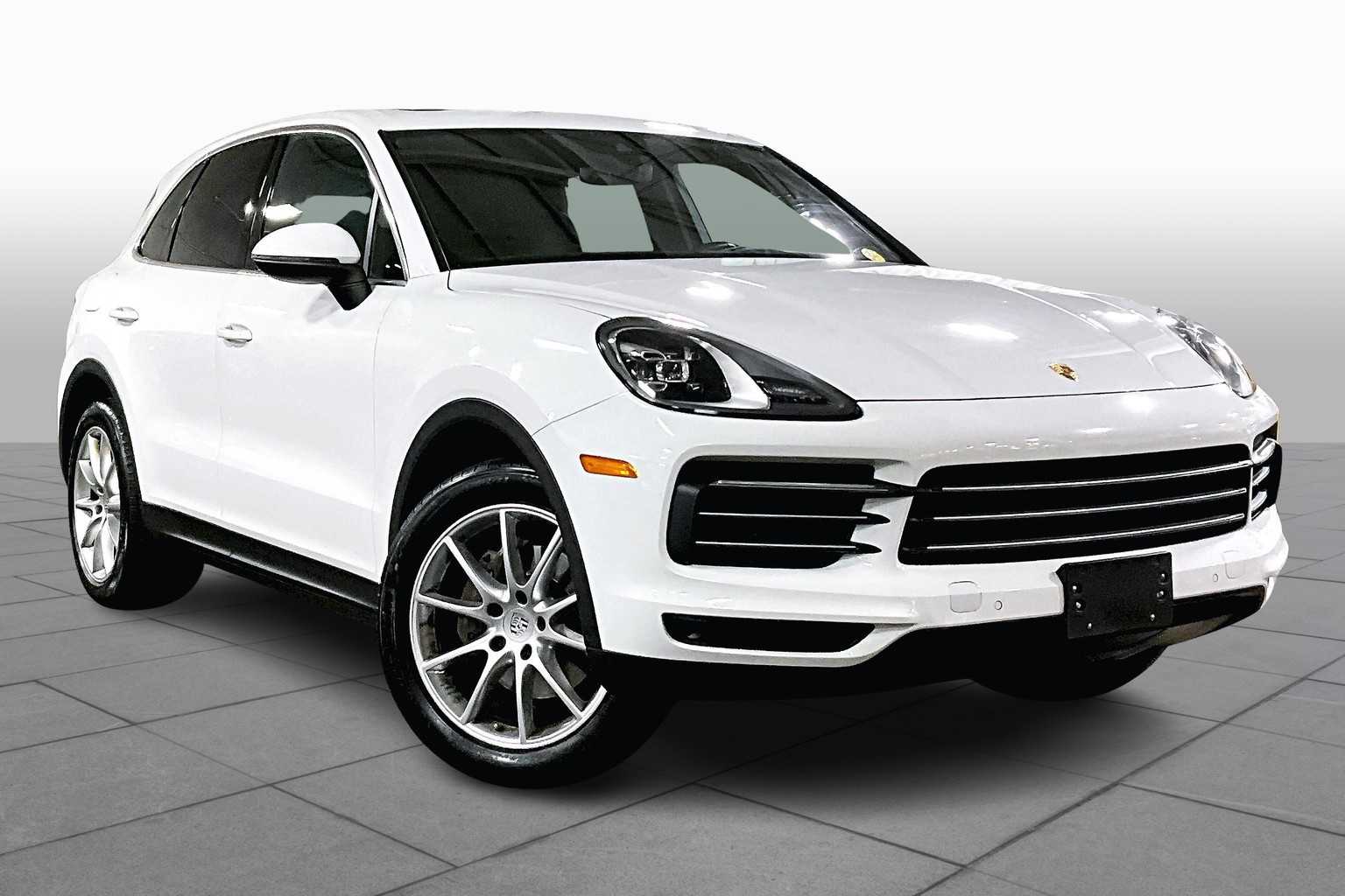 2020 Porsche Cayenne photo 2