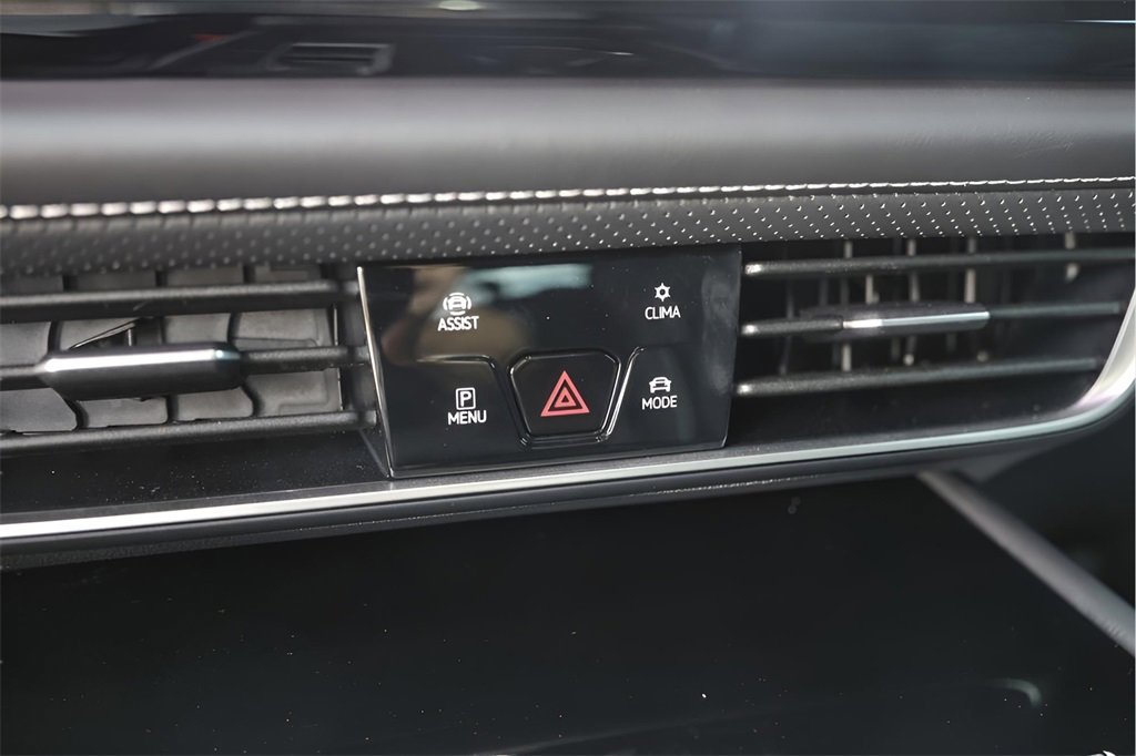 2025 Volkswagen Atlas Cross Sport SEL Premium R-Line photo 14