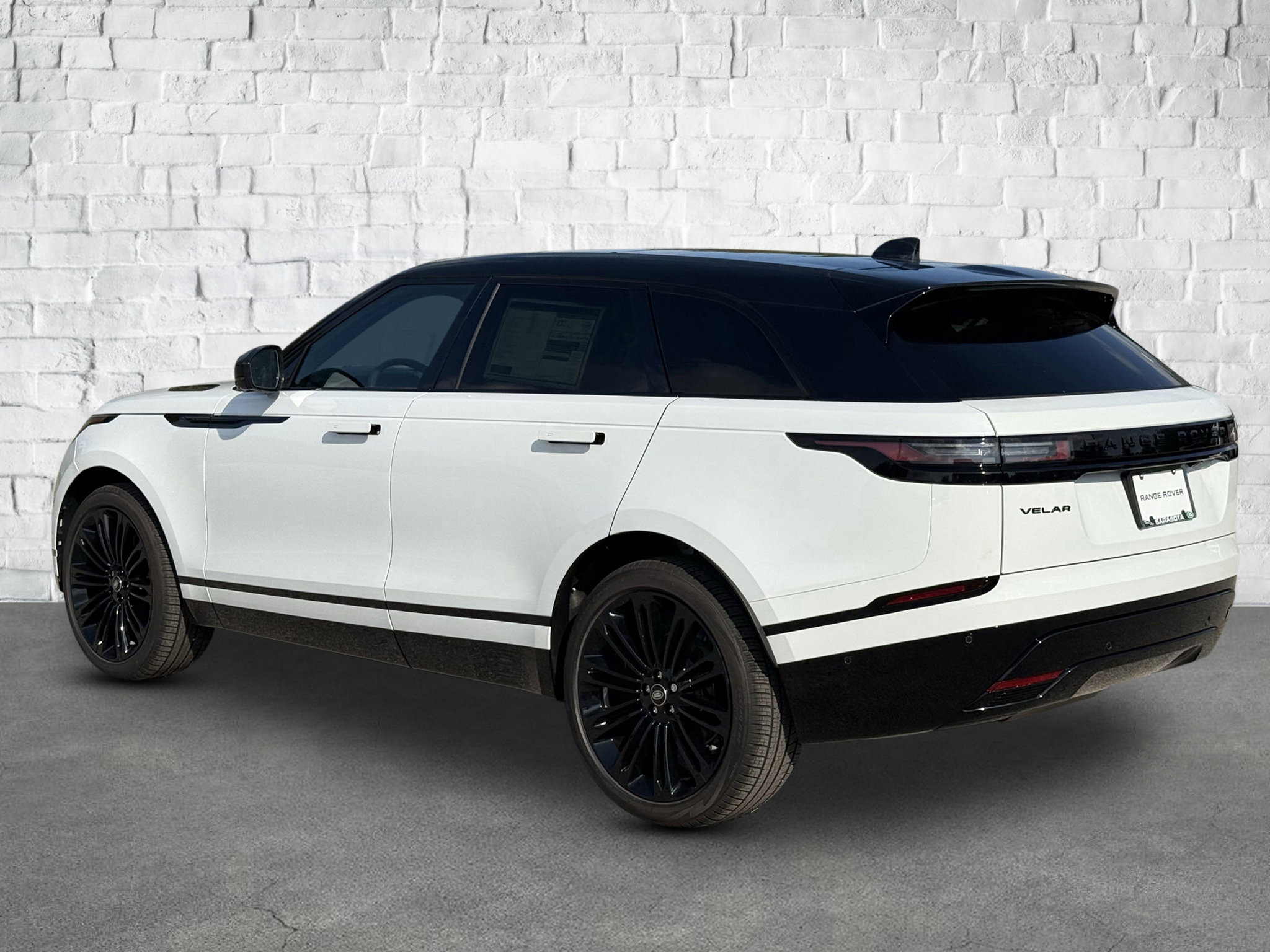 2026 Land Rover Range Rover Velar SE photo 4