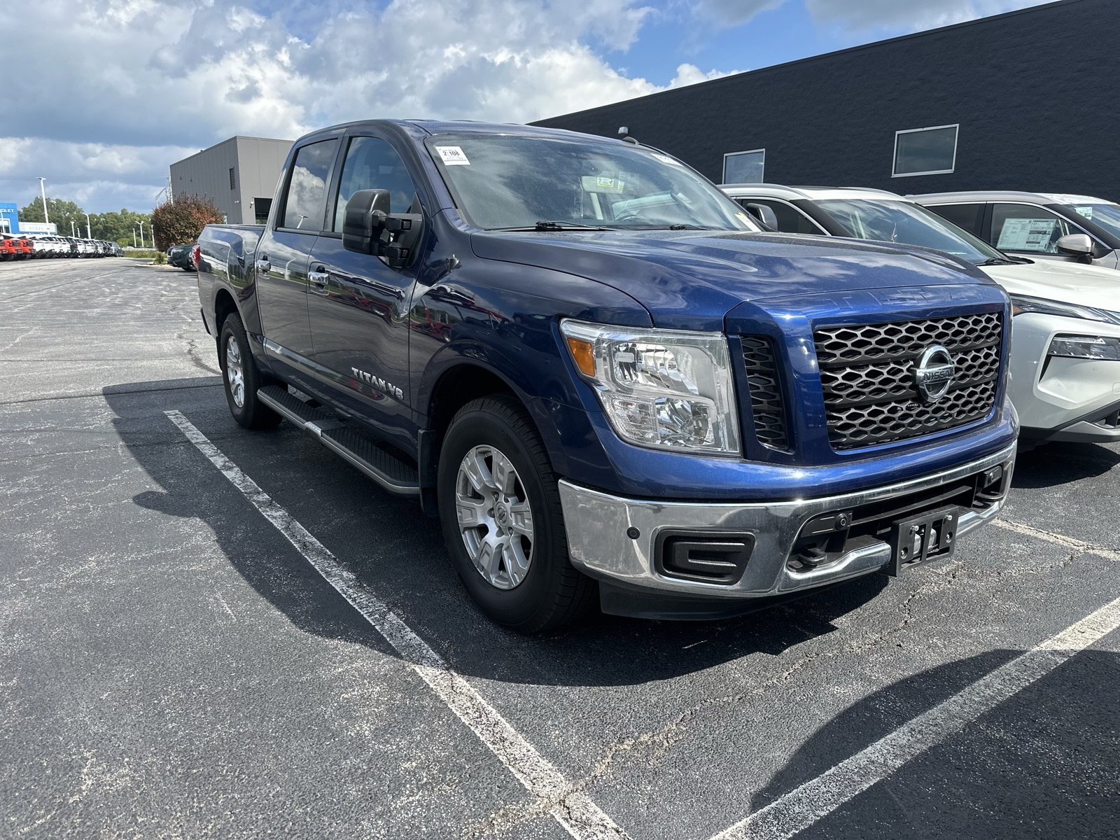 2019 Nissan Titan SV photo 7