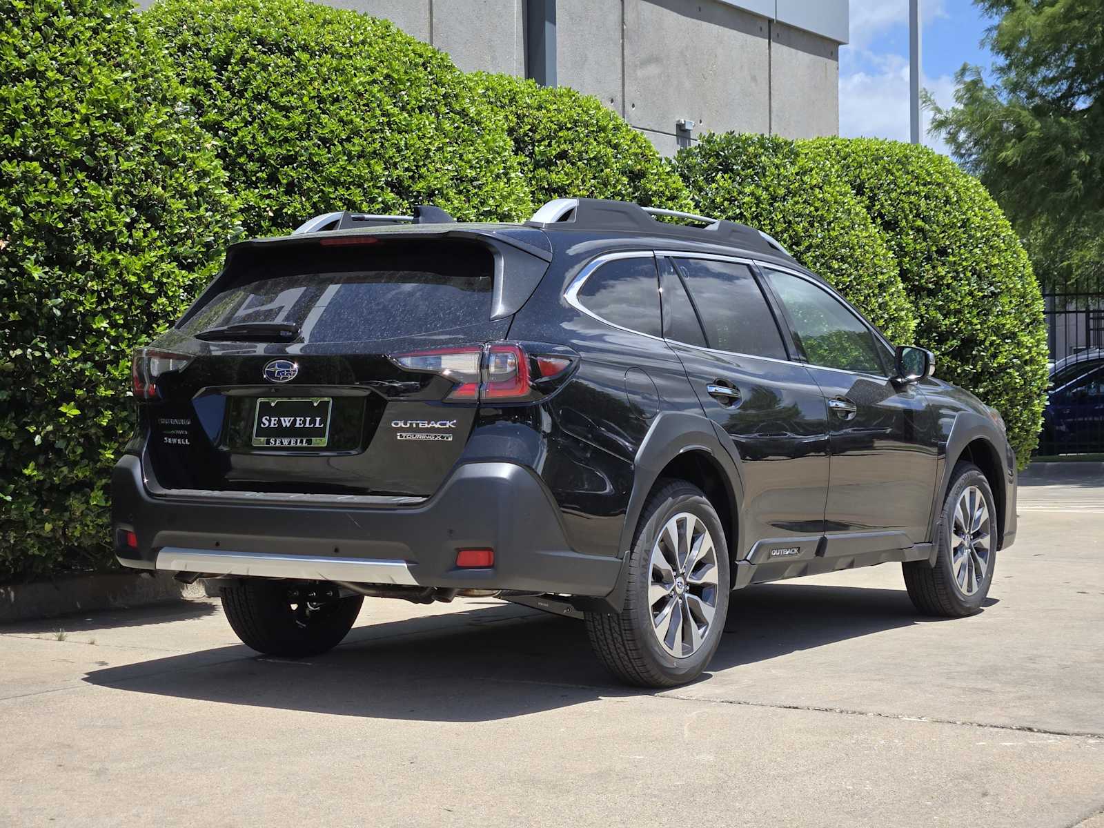 2025 Subaru Outback Touring XT photo 3