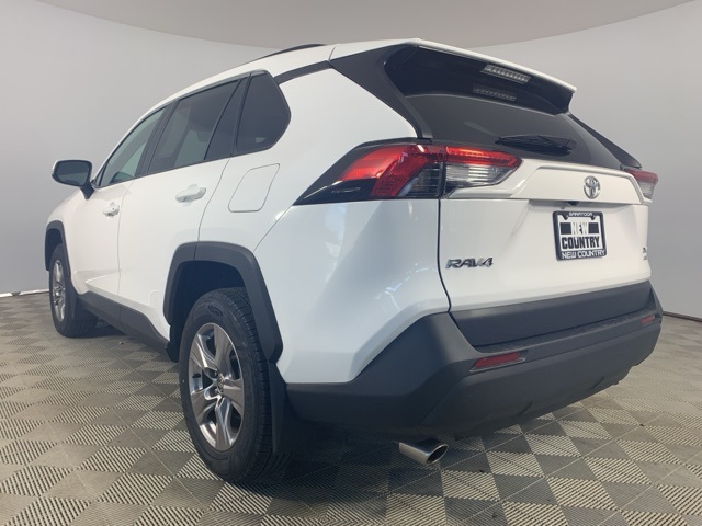 2024 Toyota RAV4 XLE photo 5