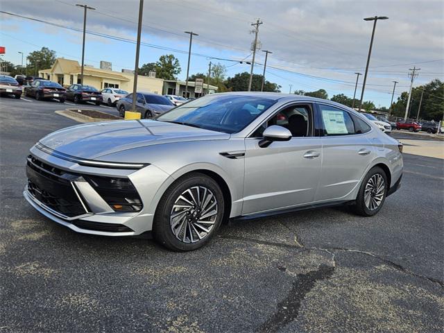 2025 Hyundai Sonata Hybrid SEL photo 3