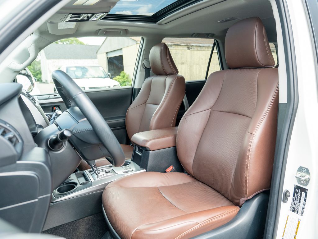 2022 Toyota 4Runner Limited photo 17