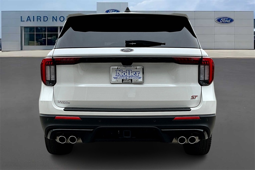 2025 Ford Explorer ST photo 4