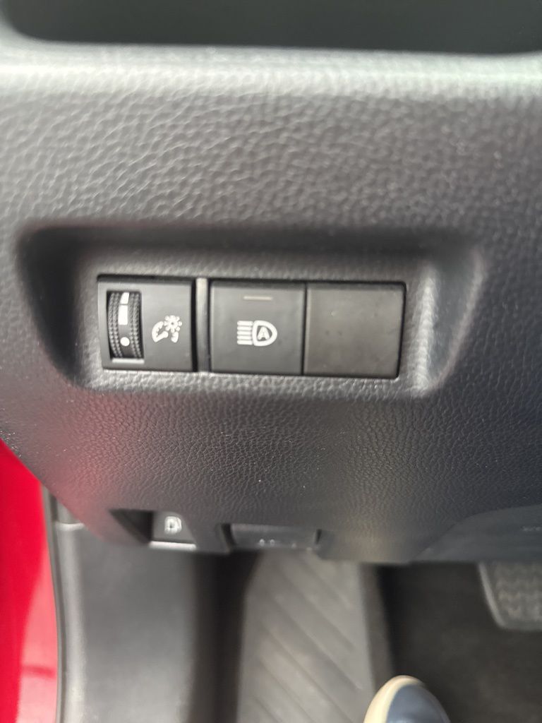 2020 Toyota RAV4 Hybrid LE photo 19