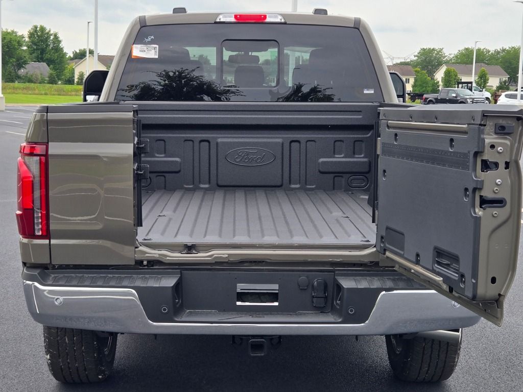 2025 Ford F-150 Lariat photo 13