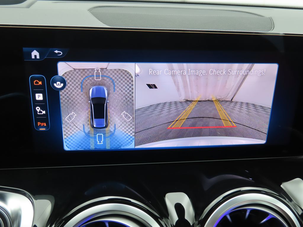 2026 Mercedes Benz GLB 35 AMG 4MATIC photo 16