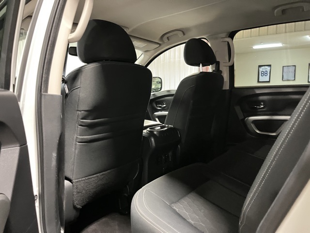 2018 Nissan Titan SV photo 7