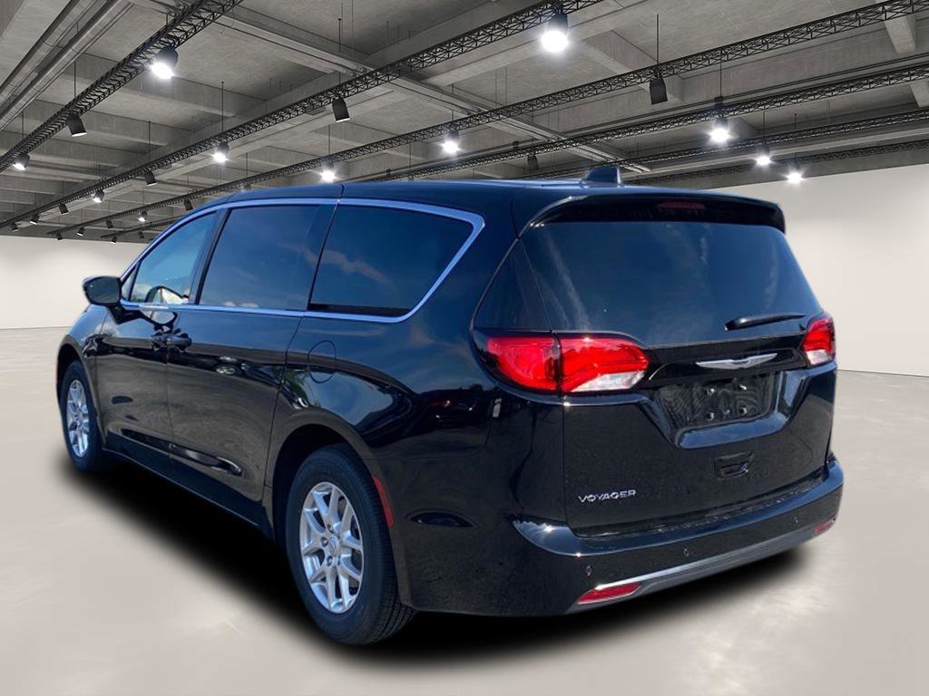 2026 Chrysler Voyager LX photo 3