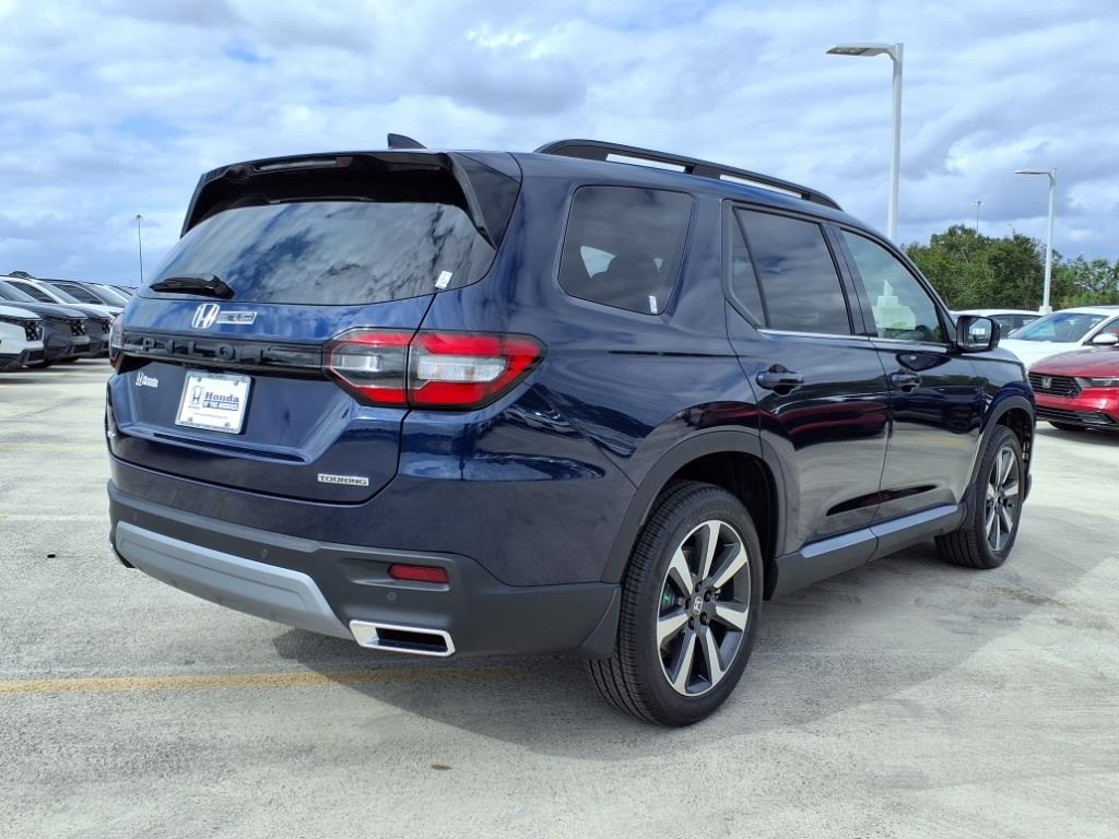 2025 Honda Pilot Touring photo 5