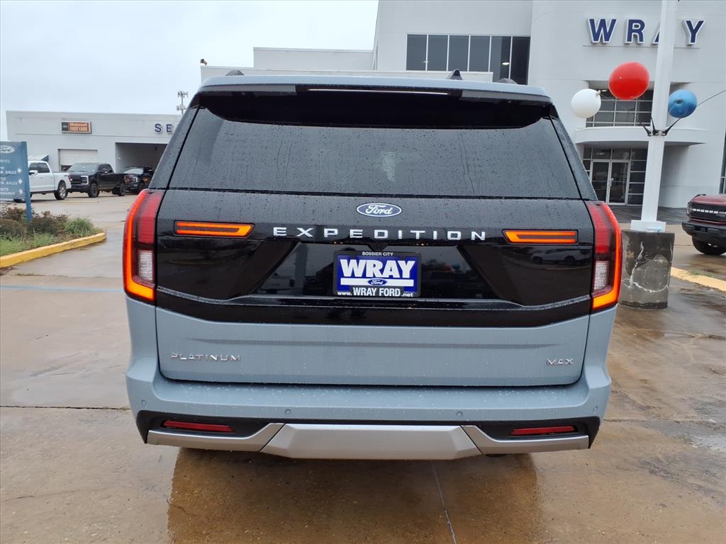 2025 Ford Expedition Platinum MAX photo 2