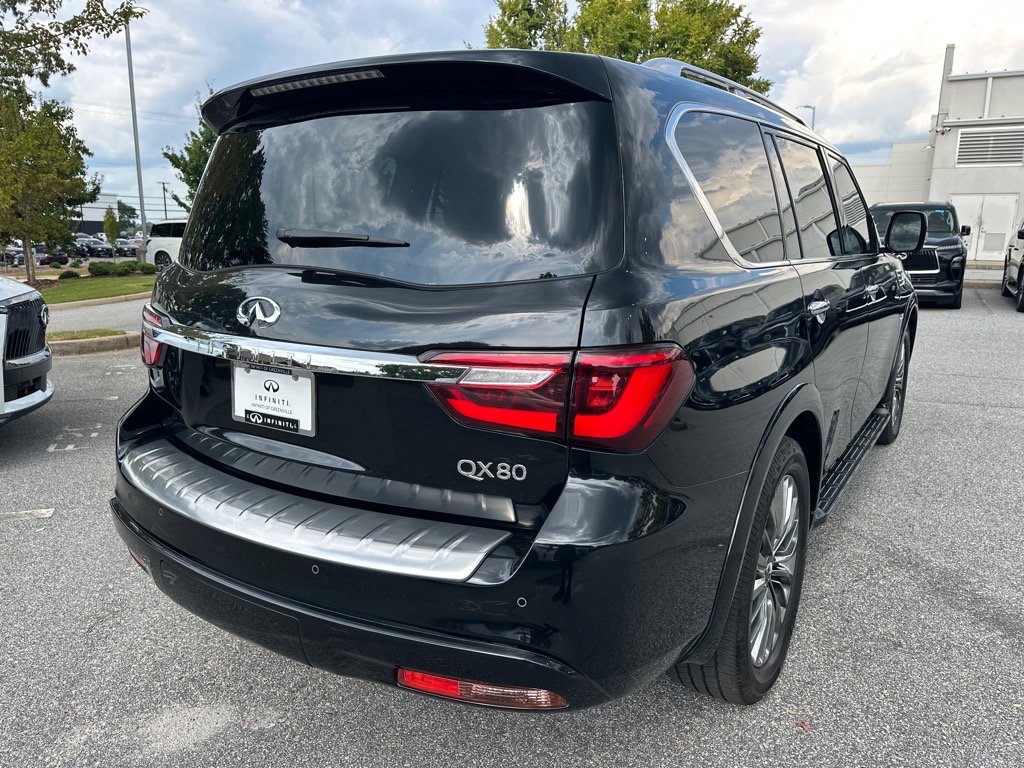2020 Infiniti QX80 Luxe photo 3