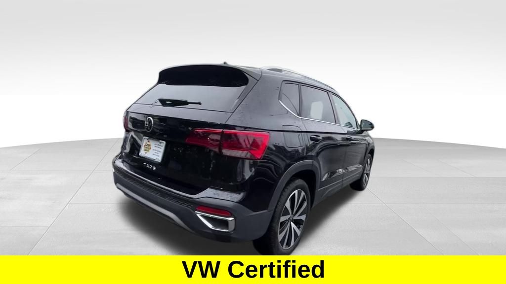 2024 Volkswagen Taos SE photo 3