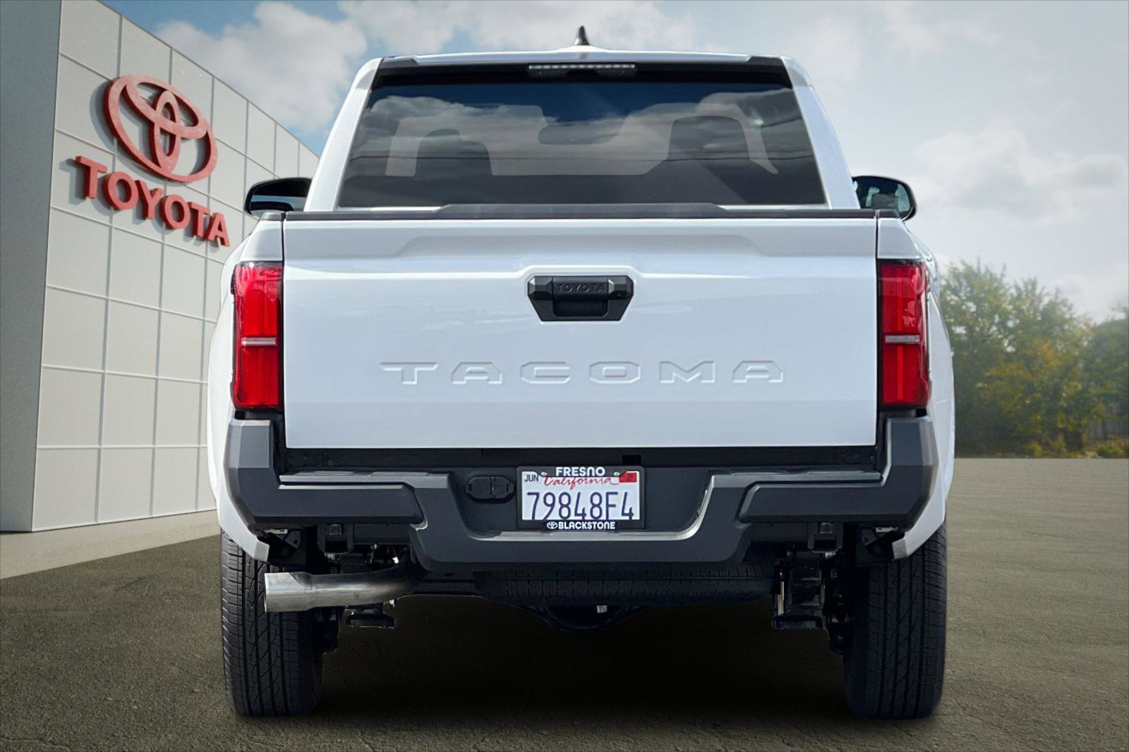 2025 Toyota Tacoma SR XtraCab photo 4