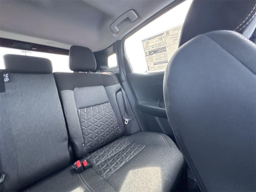 2025 Nissan Kicks SV photo 12