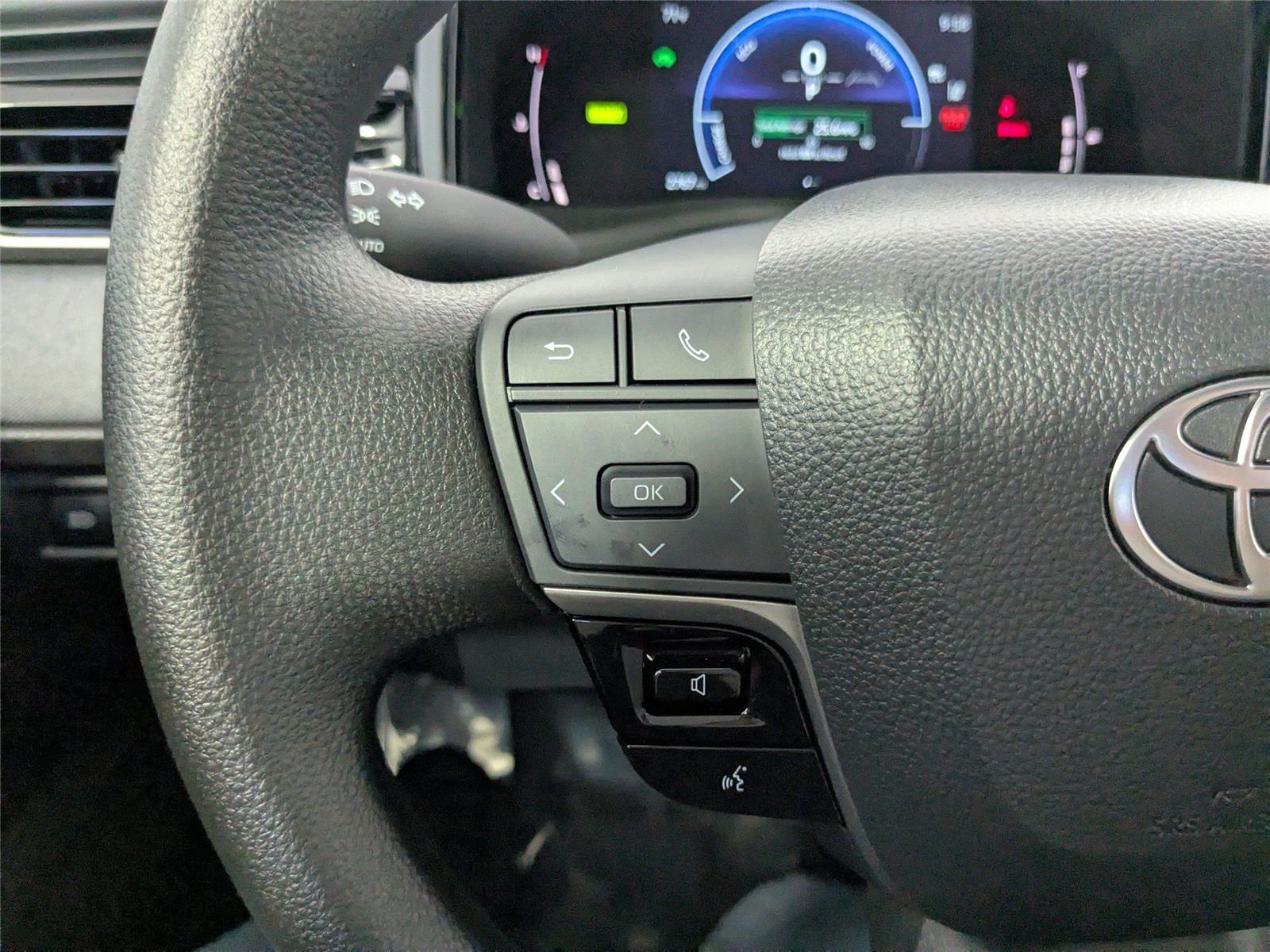 2025 Toyota Camry LE photo 12