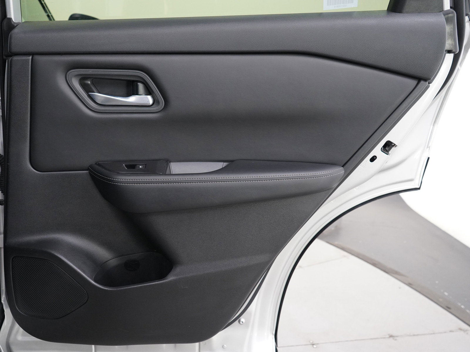 2024 Nissan Rogue SV photo 10