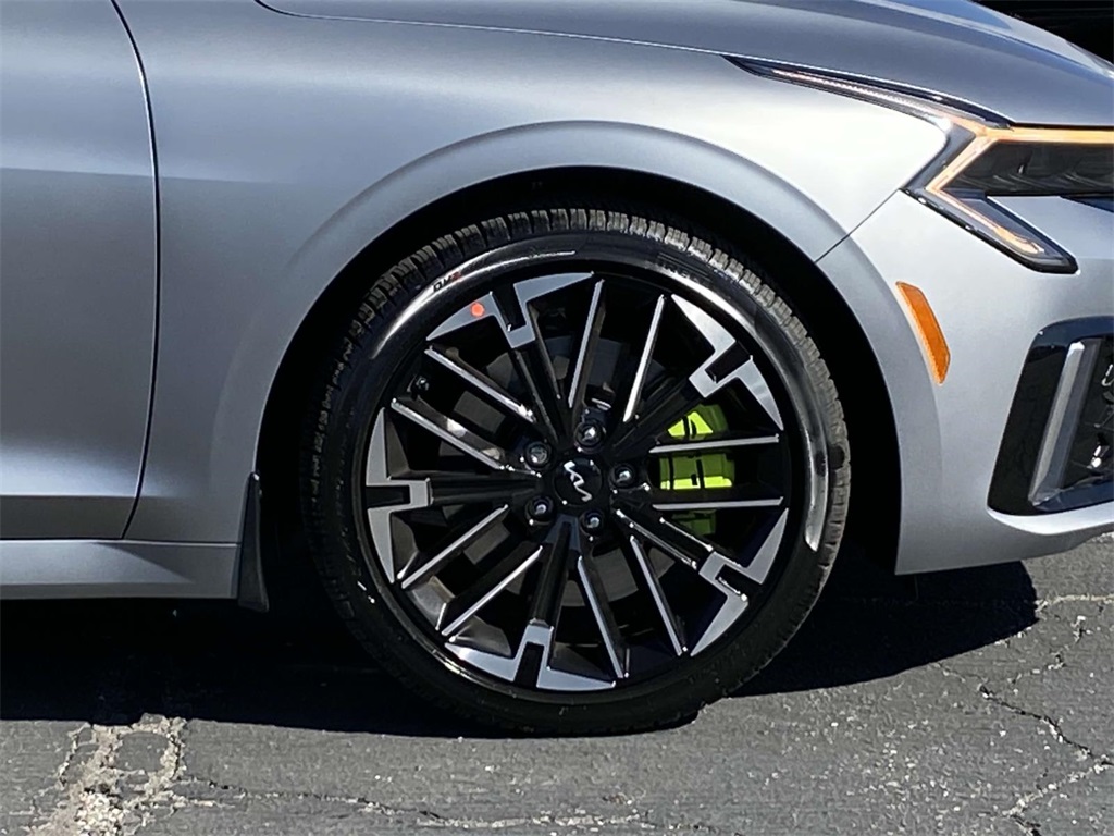 2025 Kia K5 GT photo 3