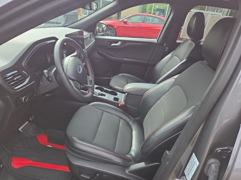 2023 Ford Escape ST-Line Select photo 5