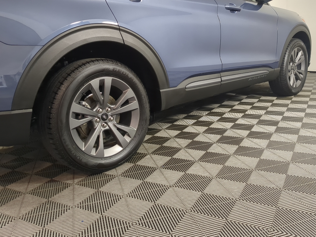 2021 Ford Explorer XLT photo 4