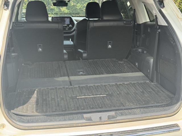 2021 Toyota Highlander Platinum photo 6