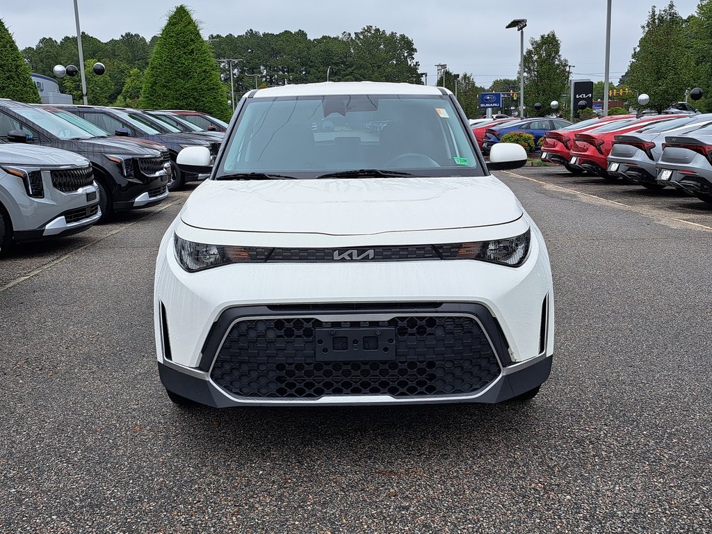 2023 Kia Soul LX photo 2