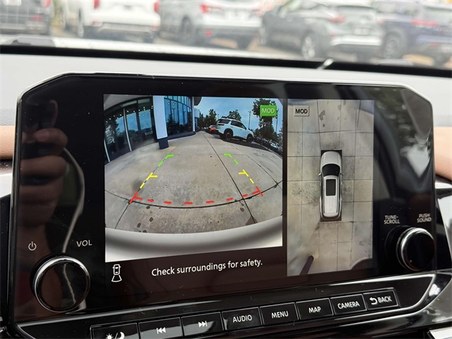 2025 Nissan Pathfinder Platinum photo 26