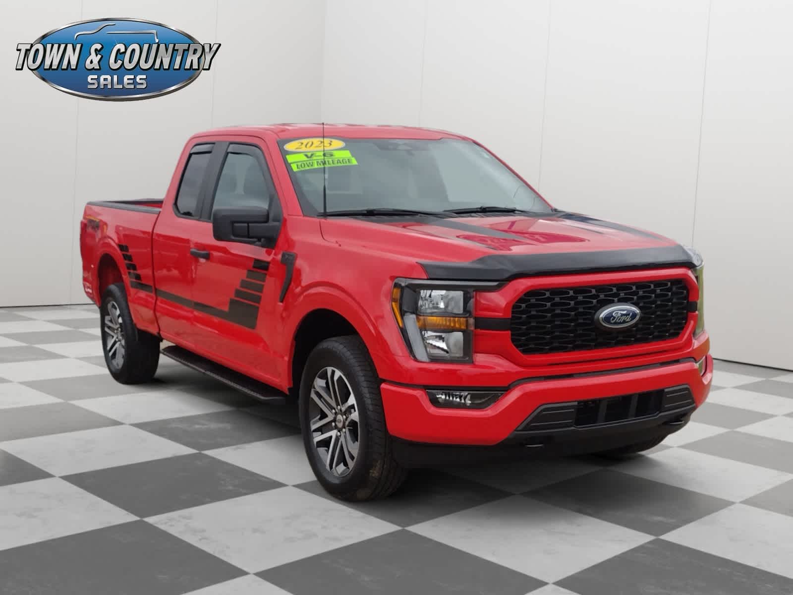 2023 Ford F-150 XL's photo