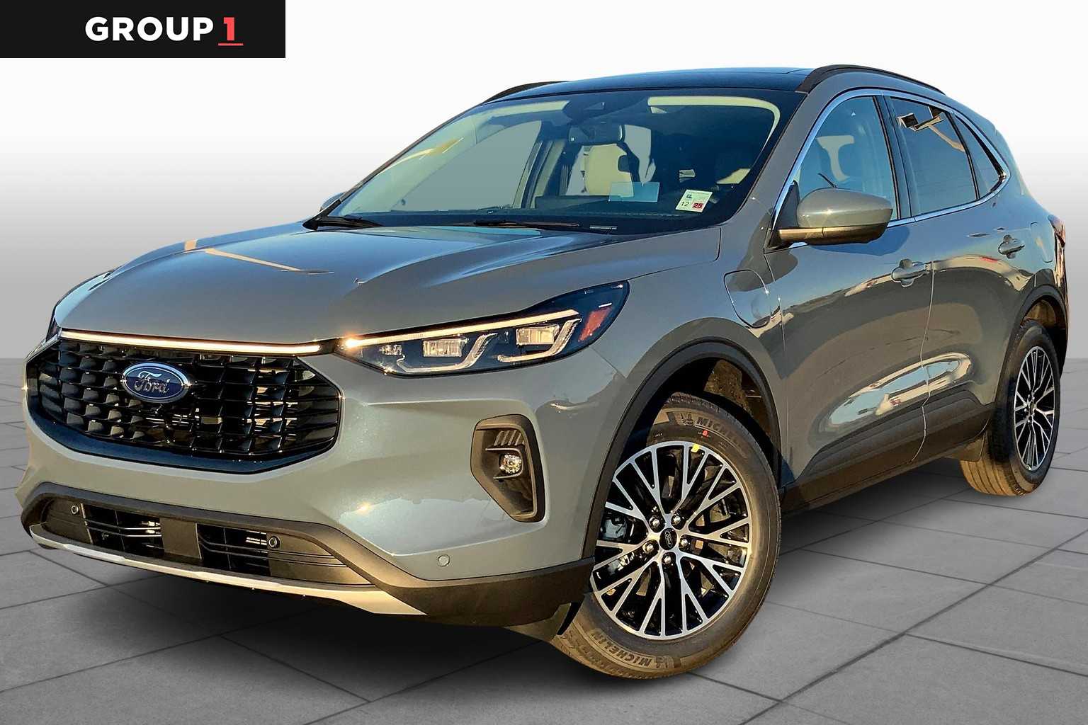 2025 Ford Escape SEL Plug-In Hybrid photo 2