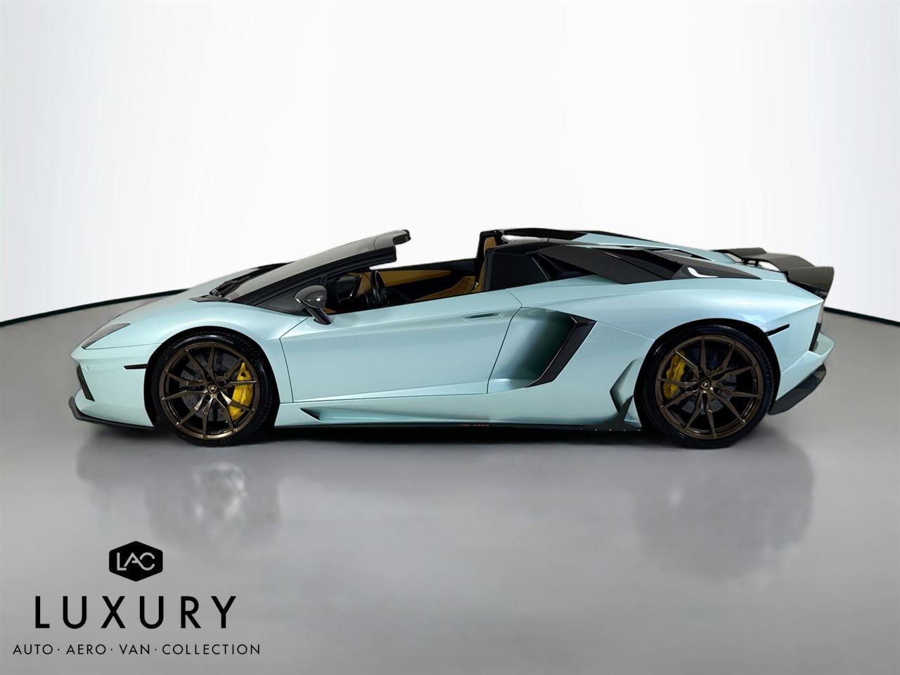 2015 Lamborghini Aventador LP 700-4 Roadster photo 7