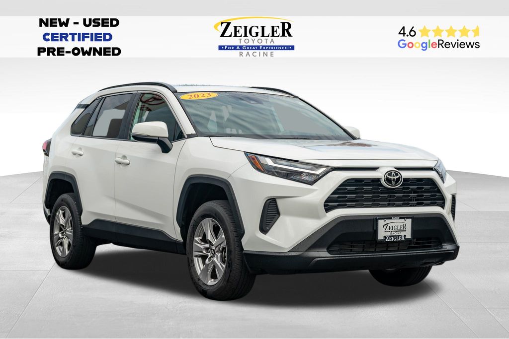 2023 Toyota RAV4 XLE's photo