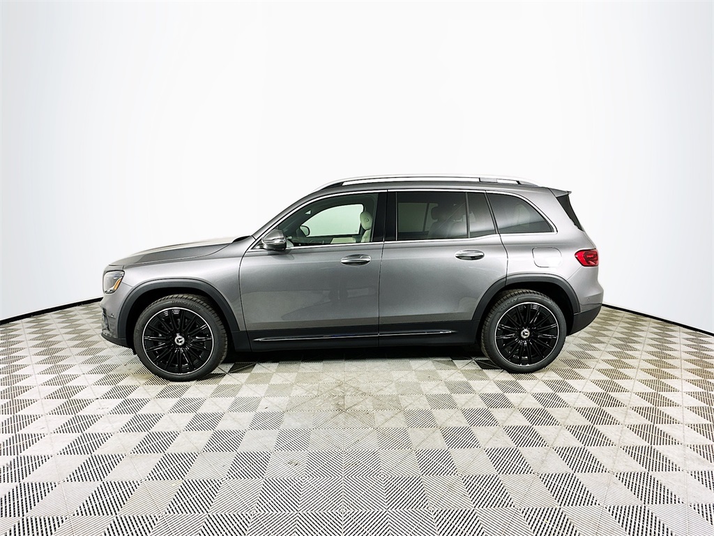 2025 Mercedes Benz GLB 250 photo 4