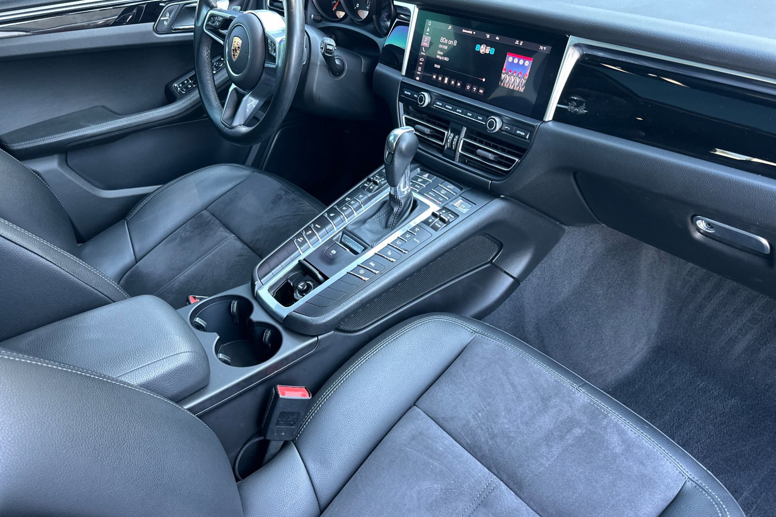 2021 Porsche Macan Base photo 15