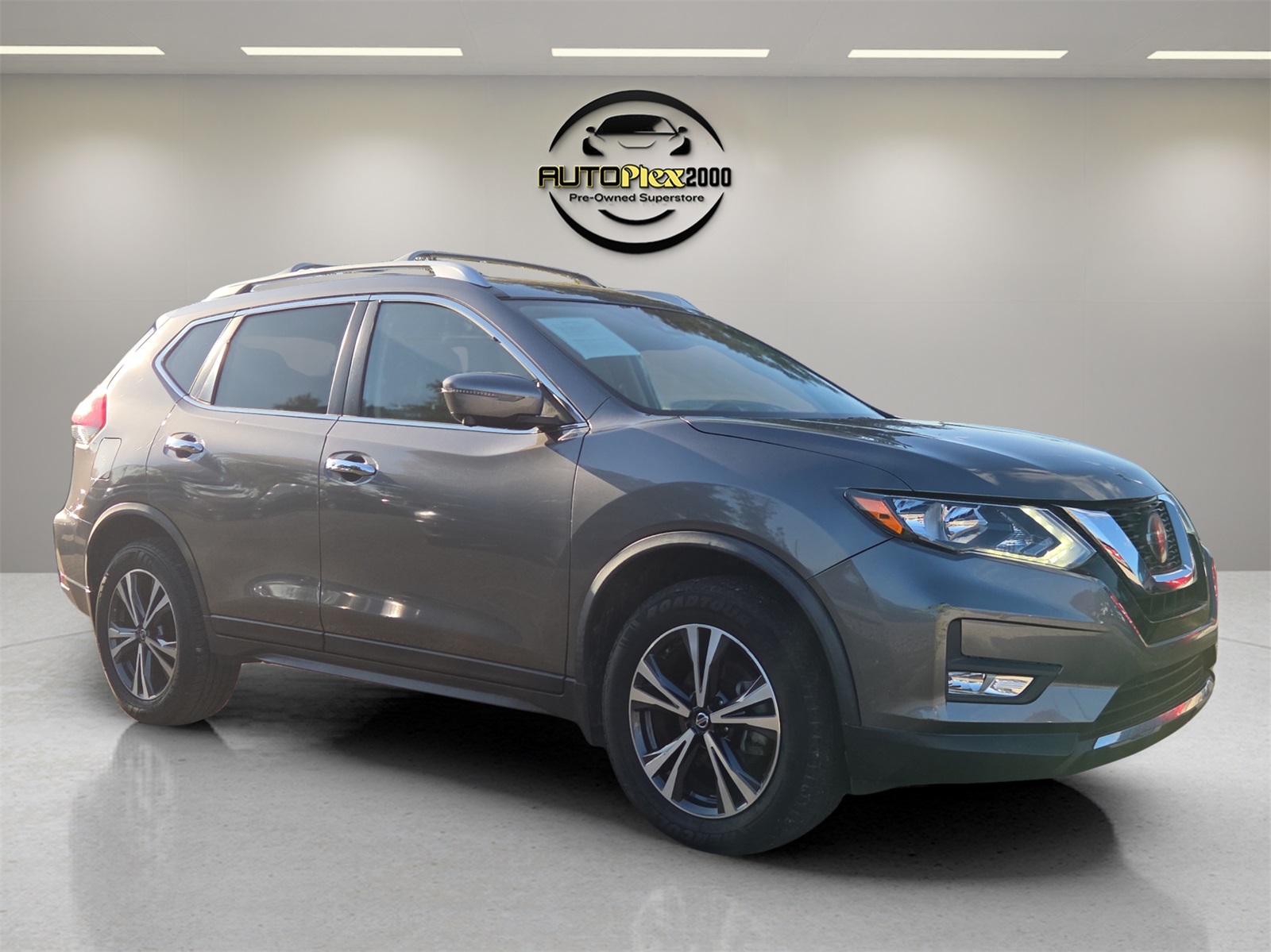2019 Nissan Rogue SV's photo