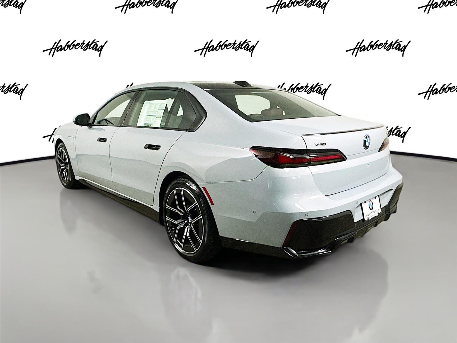 2026 Bmw 750e photo 7