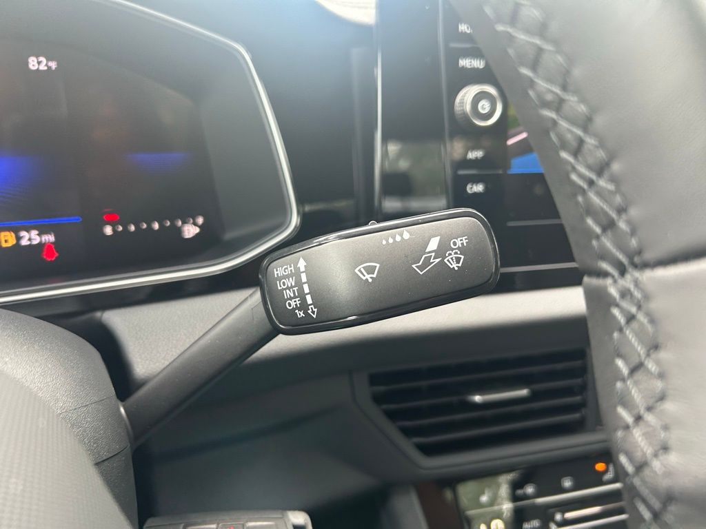 2025 Volkswagen Jetta 1.5T Sport photo 15