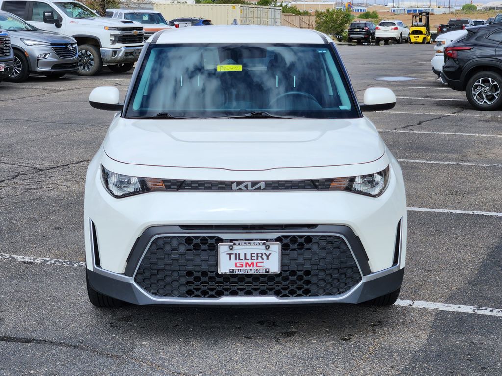 2023 Kia Soul LX photo 3