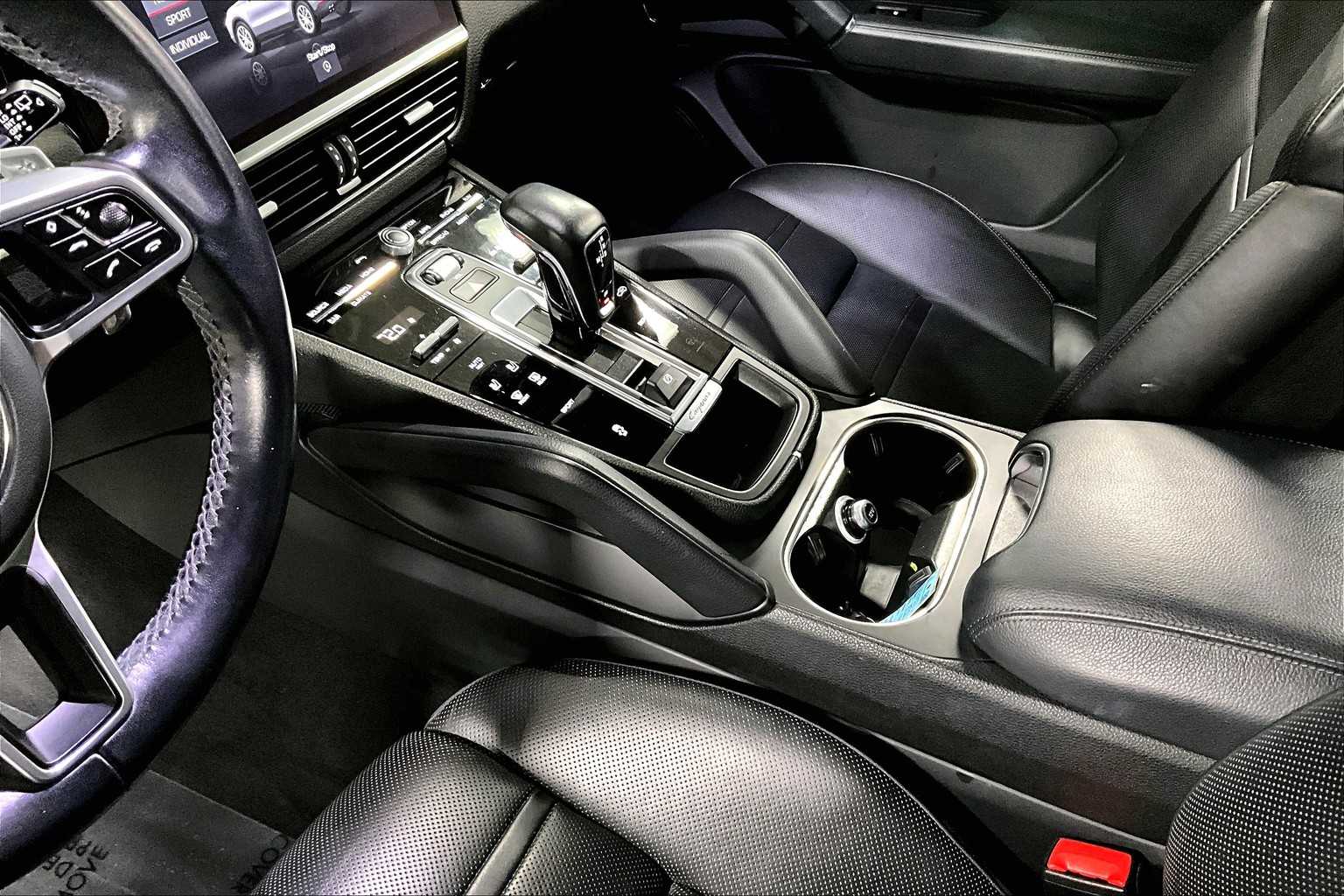 2020 Porsche Cayenne photo 14