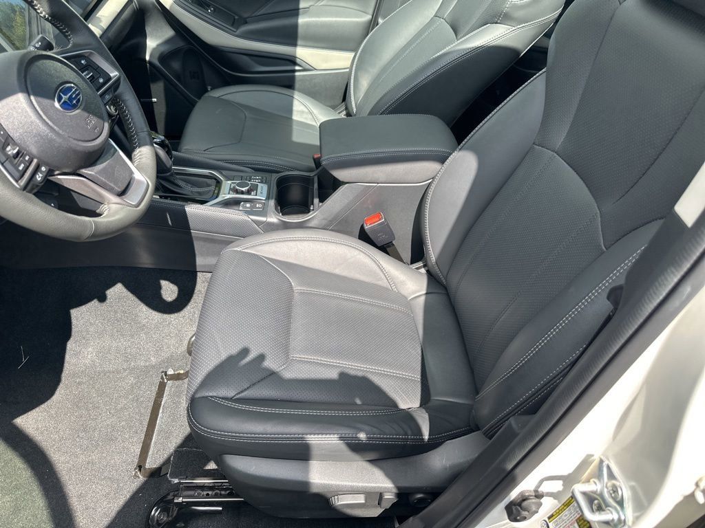 2024 Subaru Forester Limited photo 2