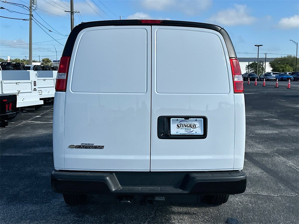 2025 Chevrolet Express Cargo 2500 photo 2