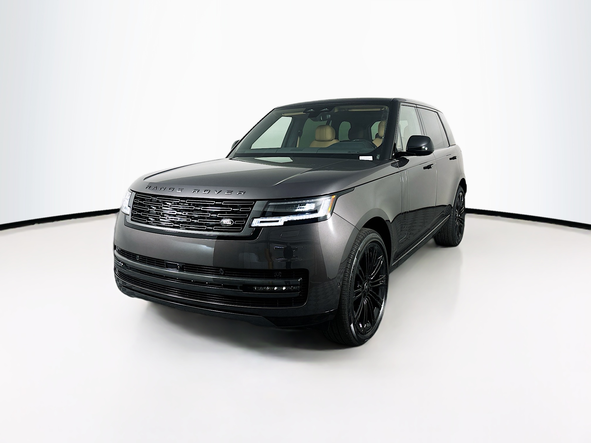 2025 Land Rover Range Rover SE's photo