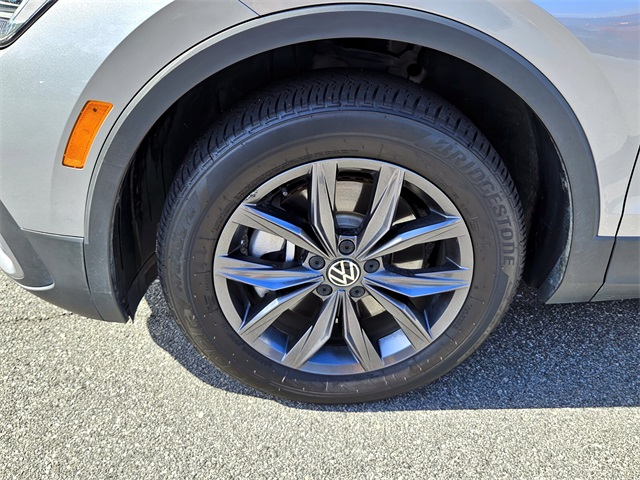 2024 Volkswagen Tiguan SE Wolfsburg Edition photo 3